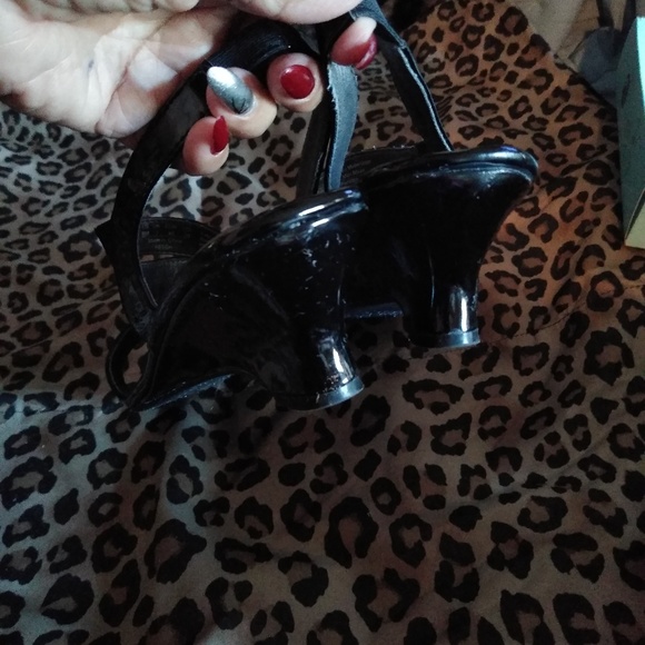 Pumps - Picture 4 of 6